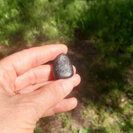 Pierre roulée en Hypersthène