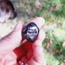 Pierre roulée en Hypersthène