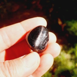 Pierre roulée en Hypersthène