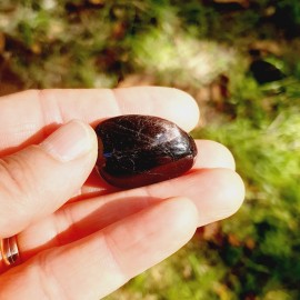 Pierre roulée en Hypersthène