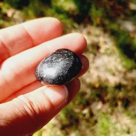 Pierre roulée en Hypersthène